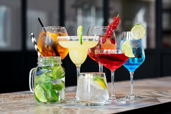 Bar La Librairie : La Révolution des cocktails avec le menu sur tablette