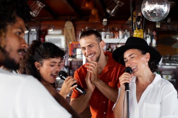 Comment faire du karaoké dans votre bar avec deux solutions très rentables ?