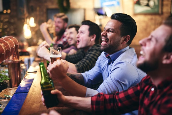 Optimisez l&rsquo;accueil de votre bar sportif pour les événements sportifs de 2024!