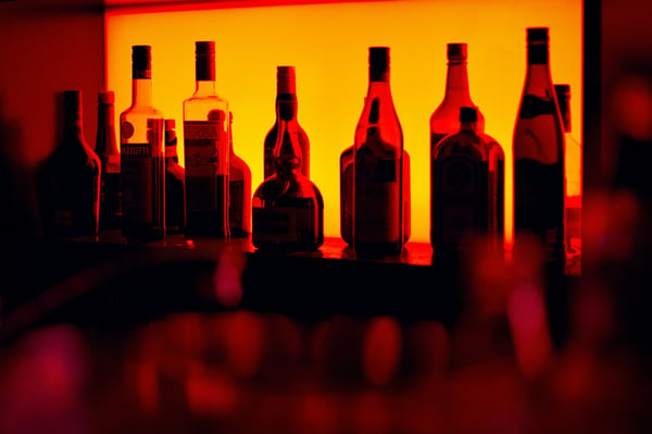 Les meilleures solutions de paiement sans contact pour les bars : Guide complet 2024