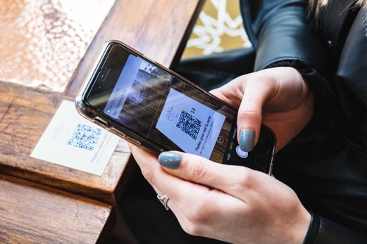QR Code en terrasse : fini les allers-retours inutiles