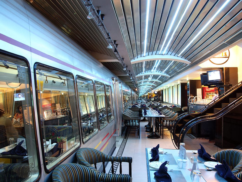 Restaurant au thème "Métro" situé à Hyderabad, Inde.